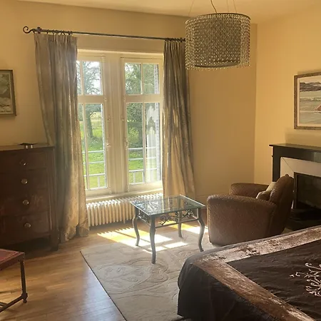 Bed & Breakfast Chateau Y Fault 3*