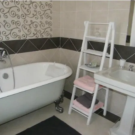 Chateau Y Fault Bed & Breakfast *